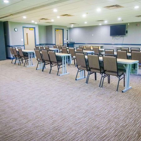 Country Inn & Suites By Radisson, Burlington Elon , Nc Bagian luar foto