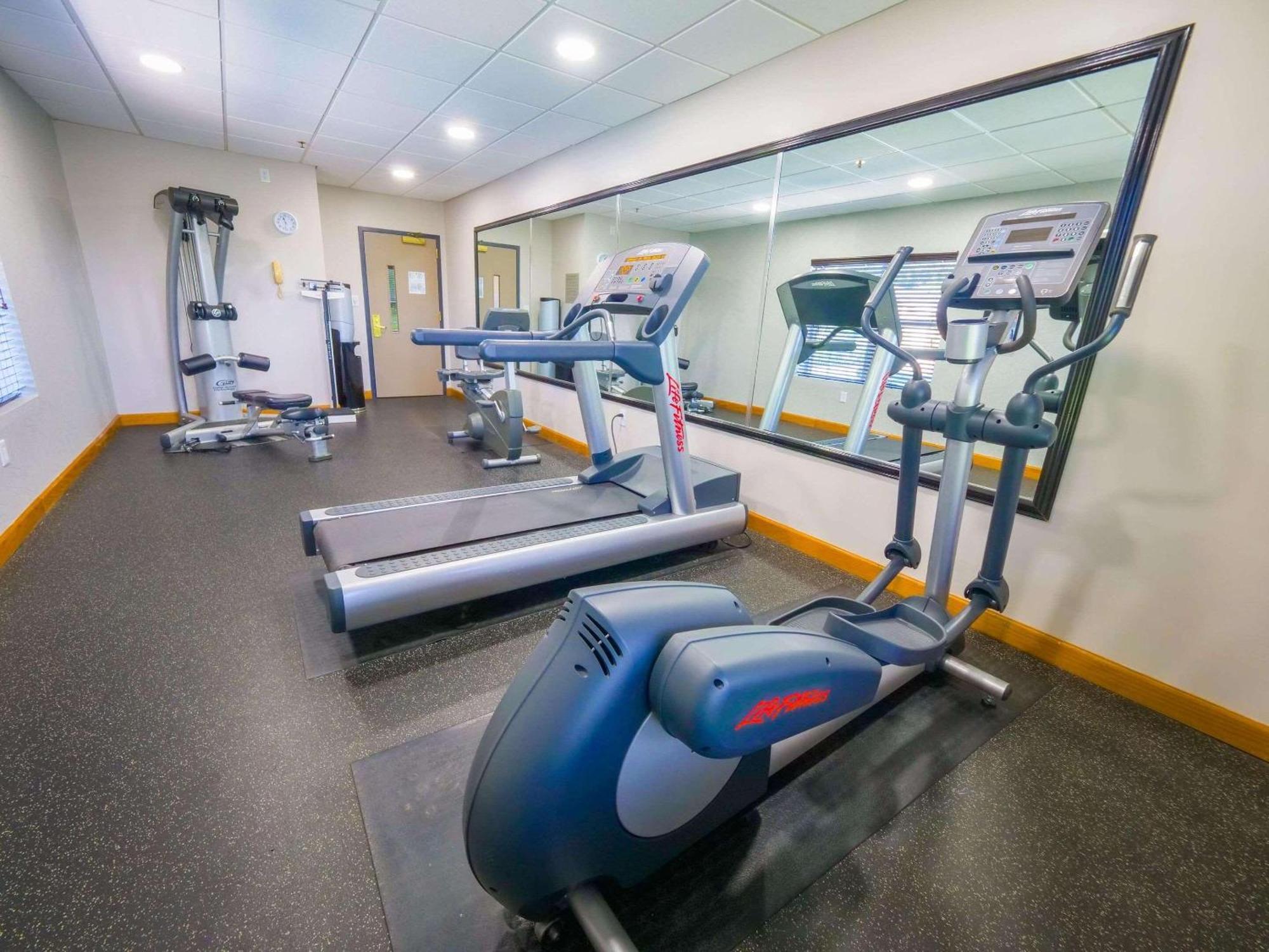 Country Inn & Suites By Radisson, Burlington Elon , Nc Bagian luar foto