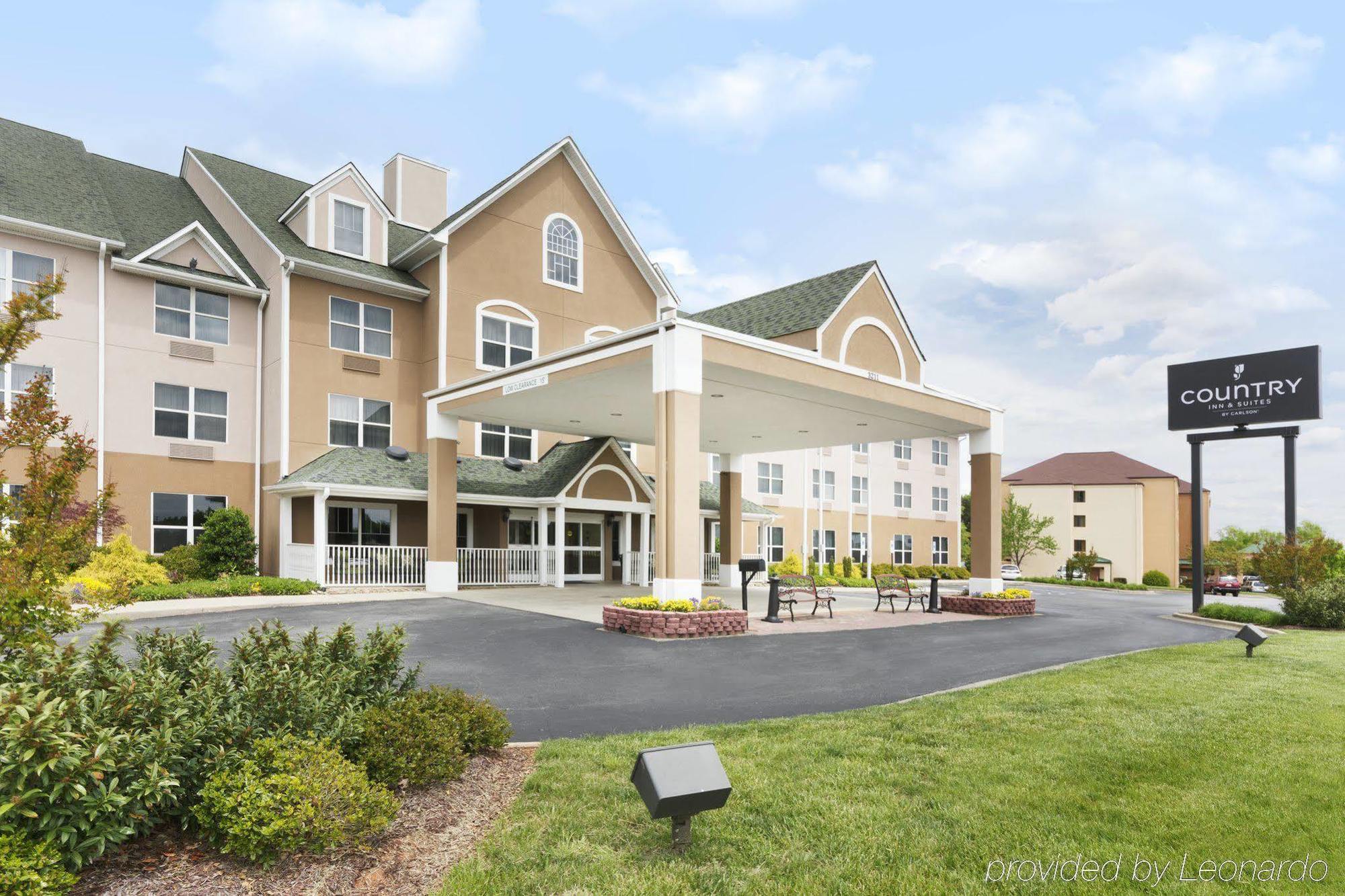 Country Inn & Suites By Radisson, Burlington Elon , Nc Bagian luar foto