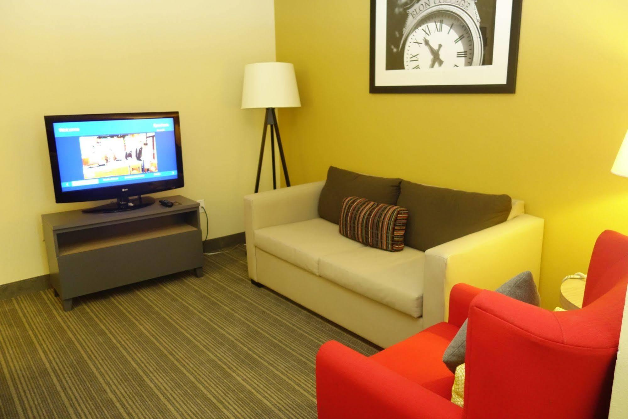Country Inn & Suites By Radisson, Burlington Elon , Nc Bagian luar foto