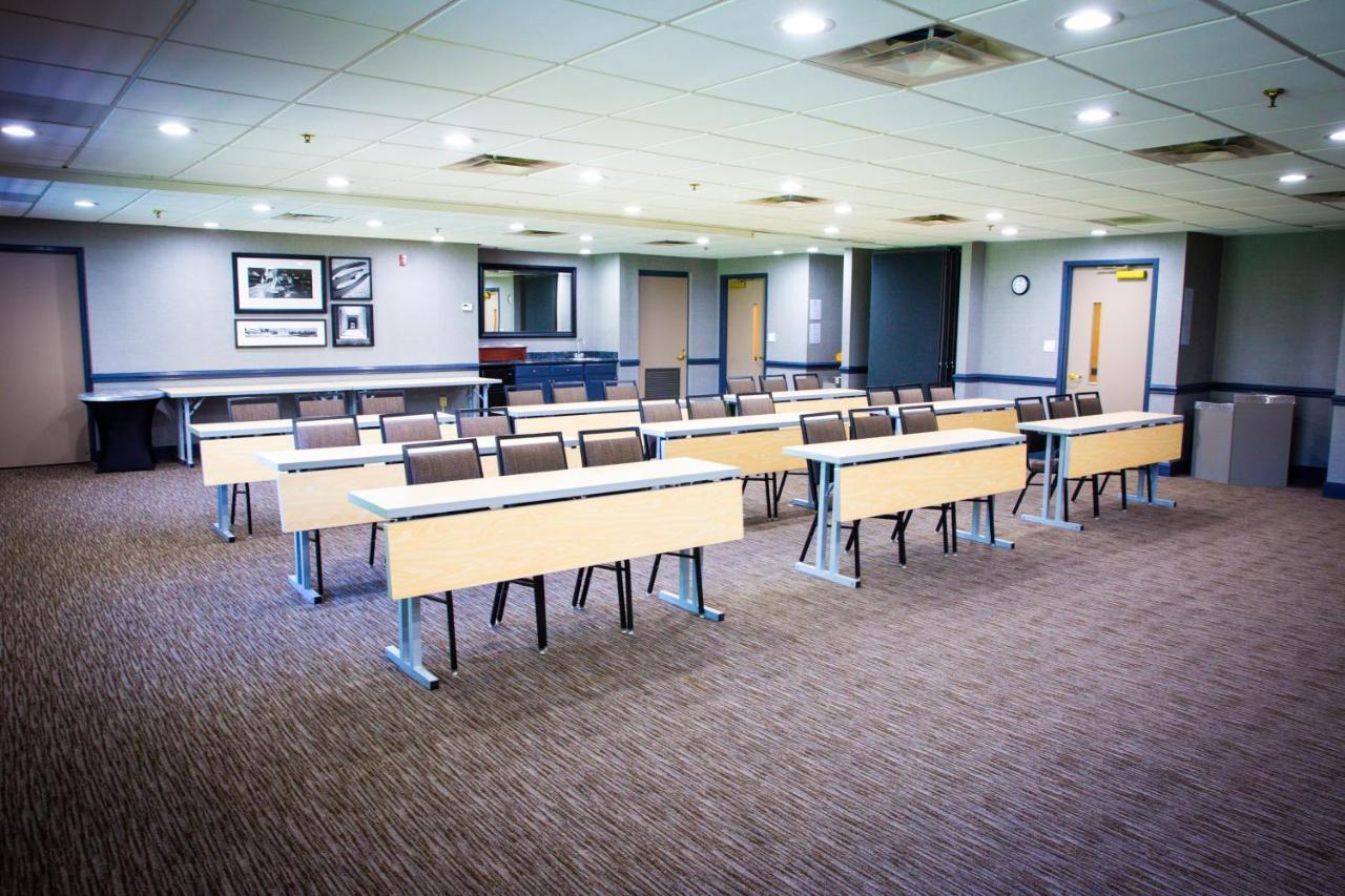 Country Inn & Suites By Radisson, Burlington Elon , Nc Bagian luar foto