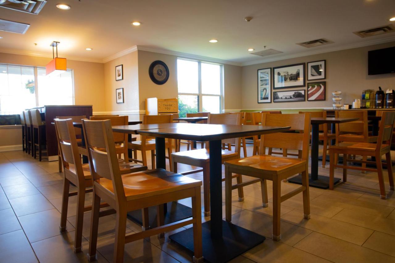 Country Inn & Suites By Radisson, Burlington Elon , Nc Bagian luar foto