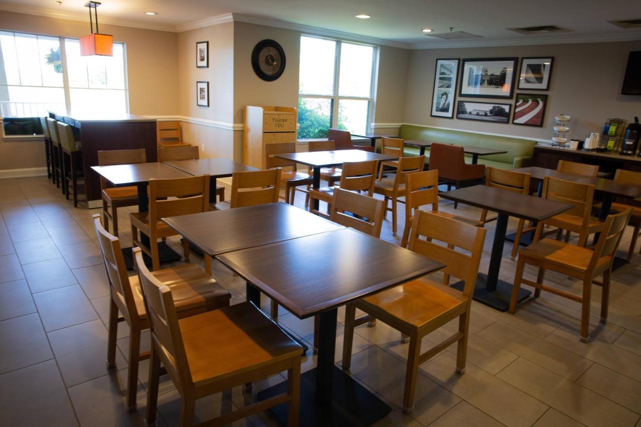 Country Inn & Suites By Radisson, Burlington Elon , Nc Bagian luar foto